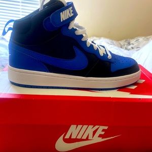 Court Borough Mid 2 size 7y